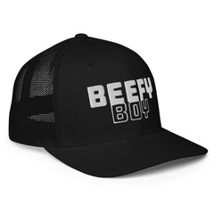 Gorra trucker con logo apilado